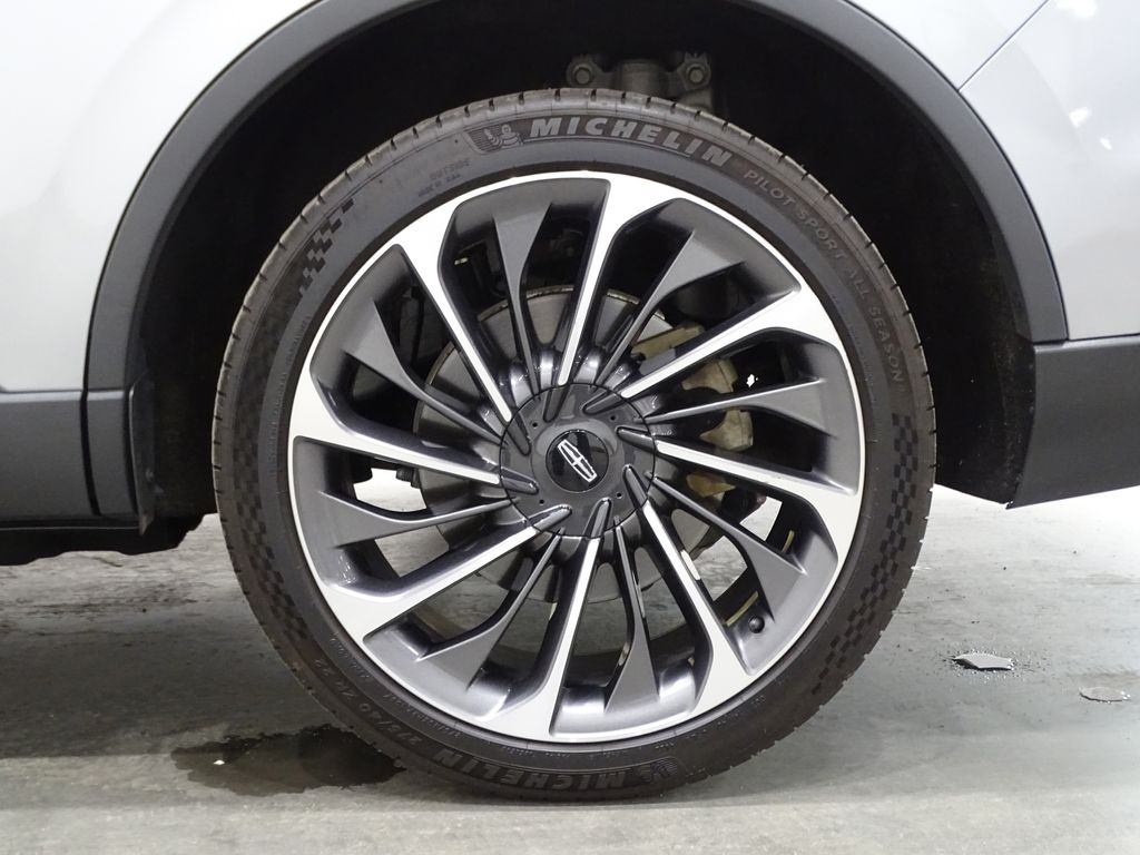 Vehicle image 35 of 36
