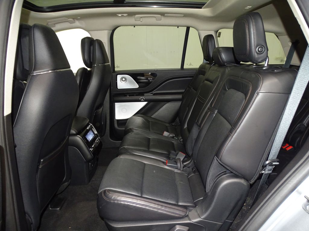 Vehicle image 12 of 36