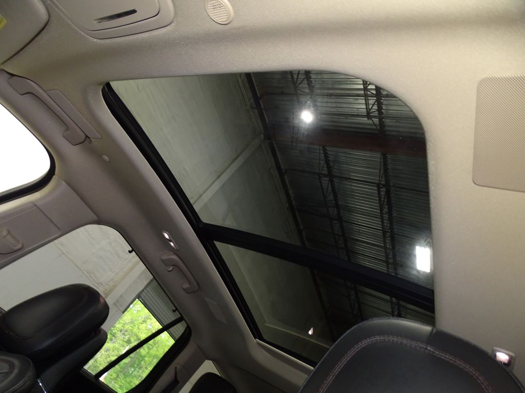 Vehicle image 10 of 36