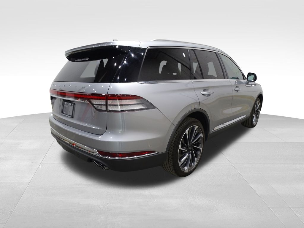 Vehicle image 5 of 36