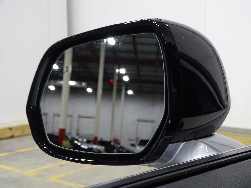 Vehicle image 33 of 36