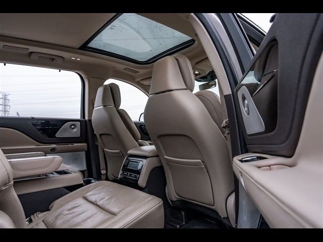 Vehicle image 21 of 37
