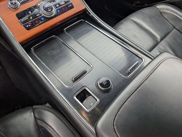 Vehicle image 17 of 25