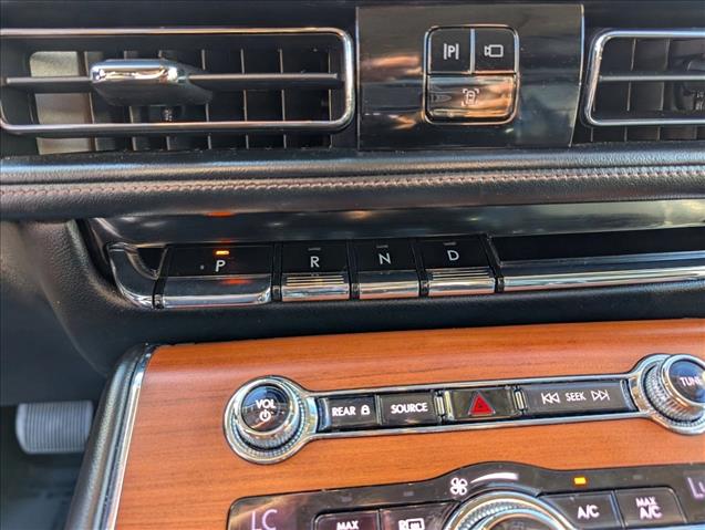 Vehicle image 19 of 25