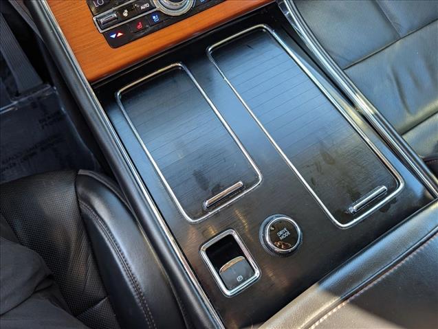 Vehicle image 18 of 25