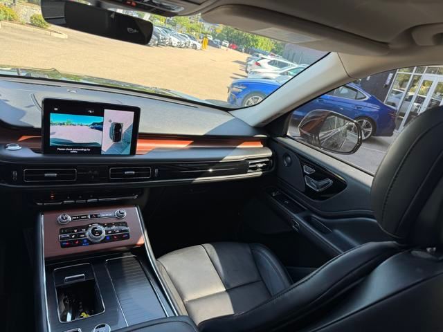 Vehicle image 20 of 42