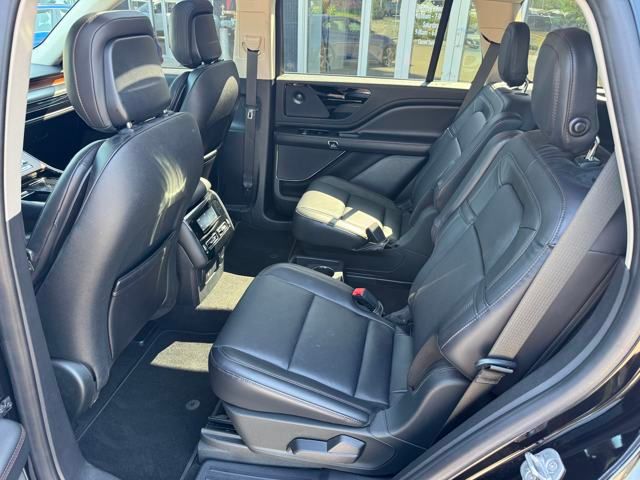 Vehicle image 15 of 42