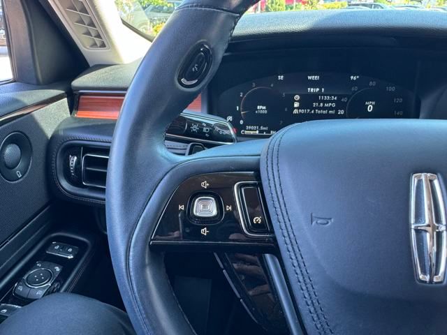 Vehicle image 21 of 42