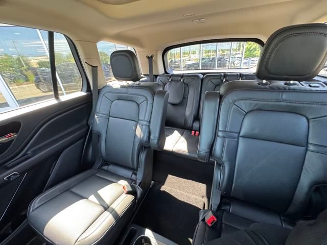 Vehicle image 16 of 42