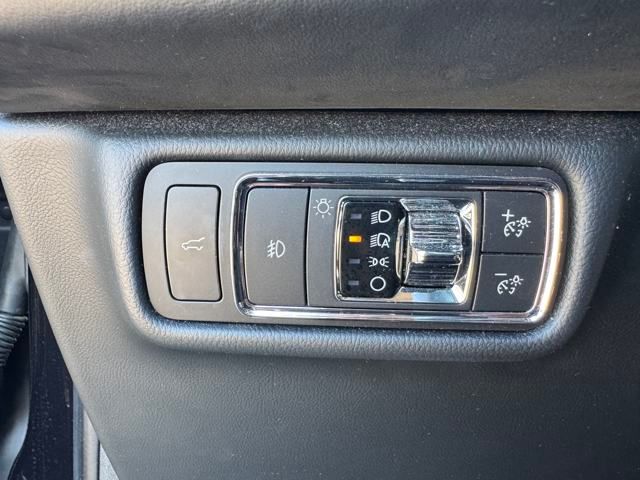 Vehicle image 41 of 42