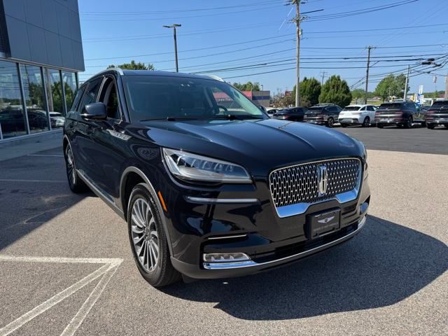 Vehicle image 4 of 42