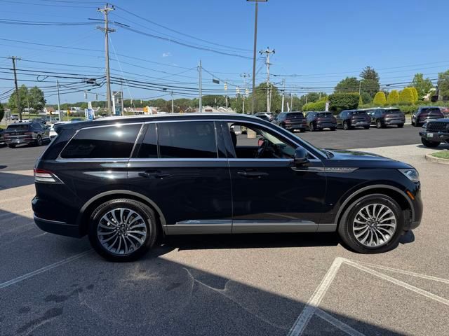 Vehicle image 5 of 42
