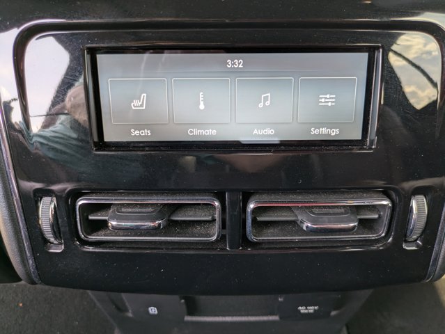 Vehicle image 14 of 30