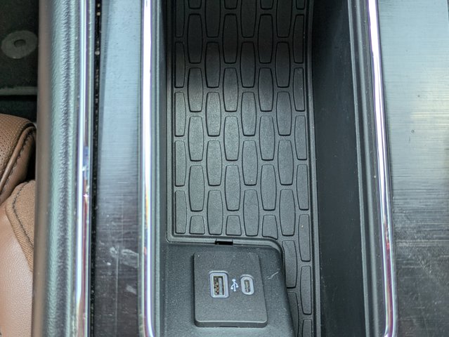 Vehicle image 25 of 30