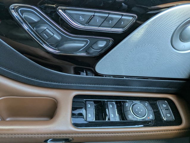 Vehicle image 16 of 30