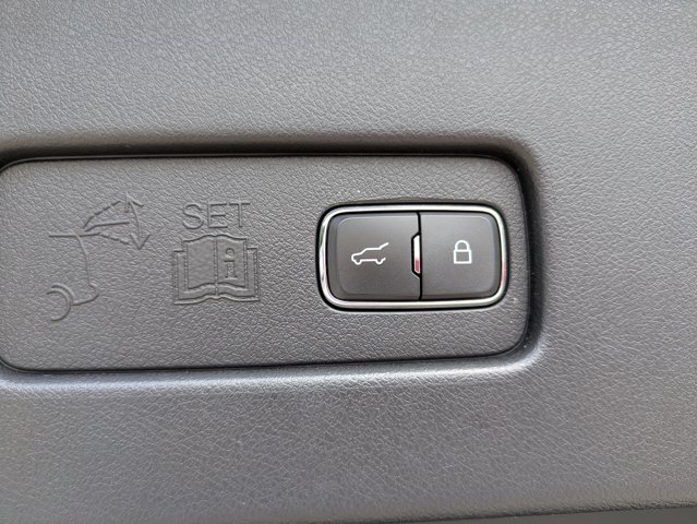 Vehicle image 12 of 30