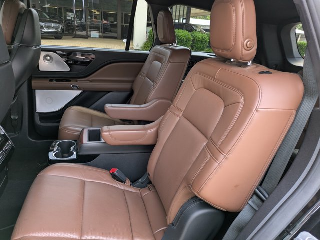 Vehicle image 13 of 30