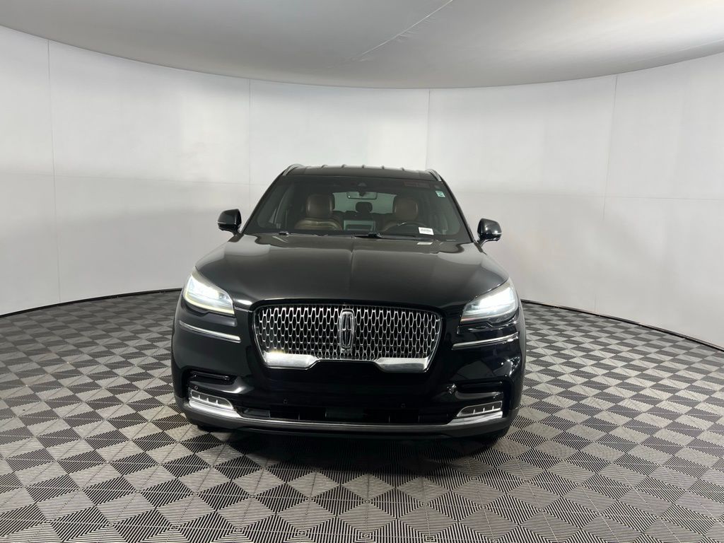 2020 Lincoln Aviator Reserve Image 2 of 51