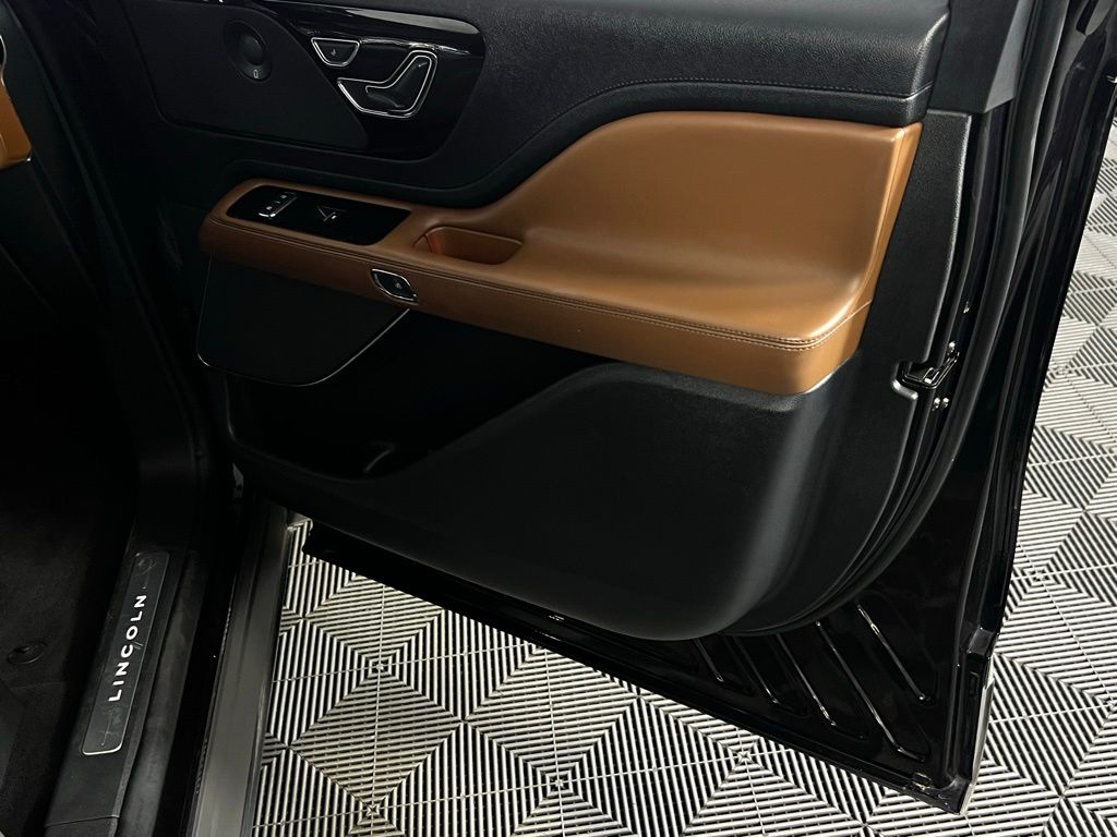 2020 Lincoln Aviator Reserve Image 32 of 51