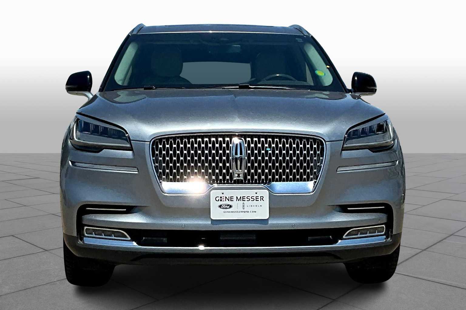 Vehicle image 2 of 34