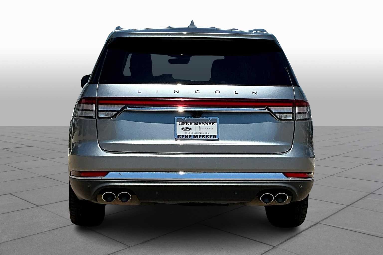 Vehicle image 5 of 34