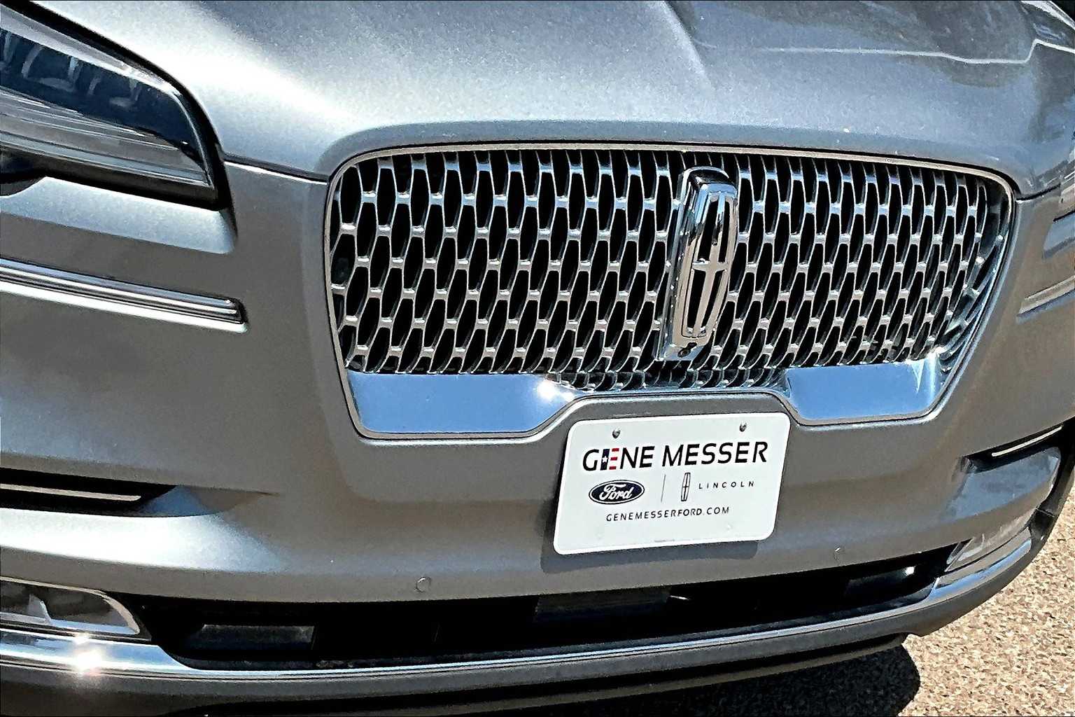 Vehicle image 27 of 34