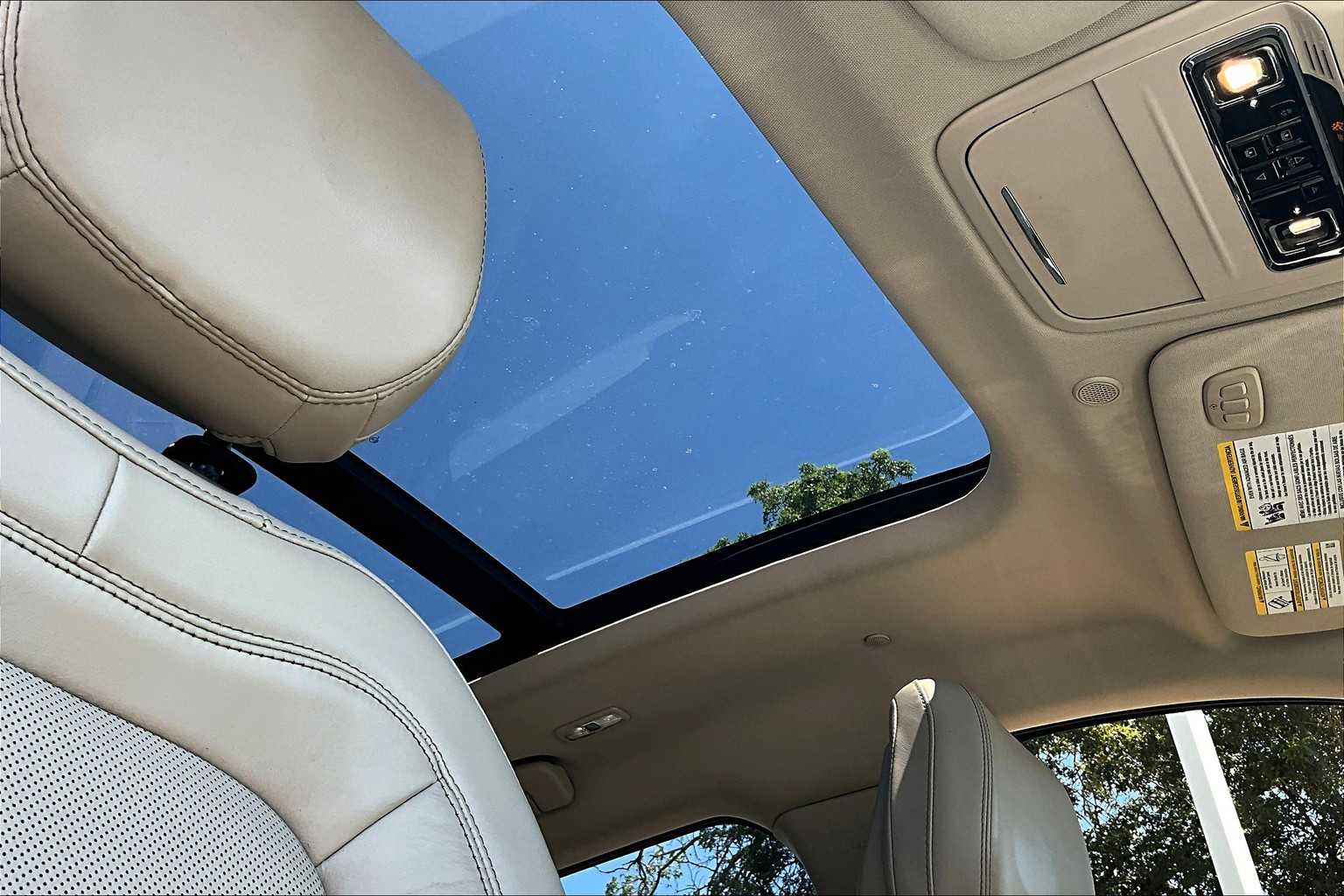 Vehicle image 24 of 34
