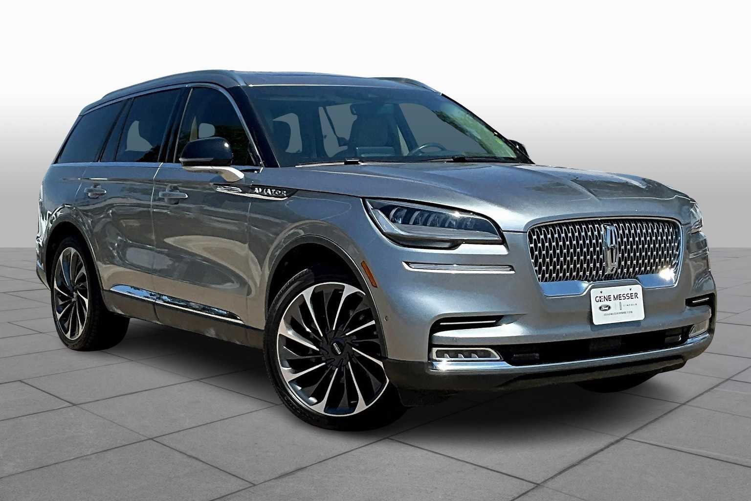 Vehicle image 3 of 34