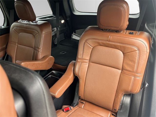 Vehicle image 13 of 15
