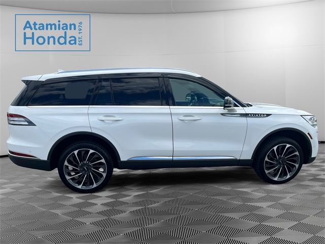 Vehicle image 4 of 15