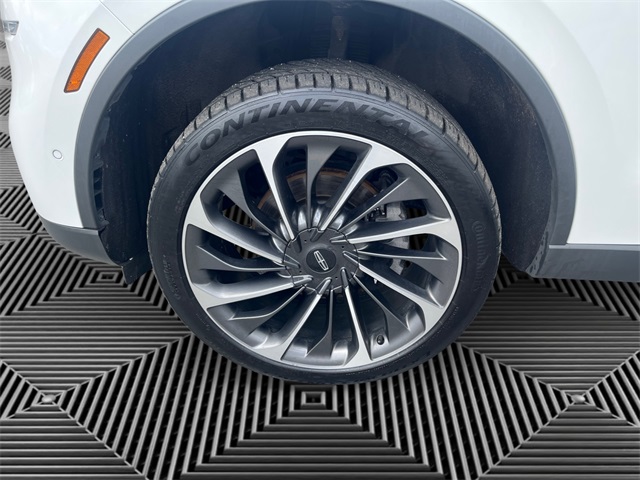 Vehicle image 14 of 15