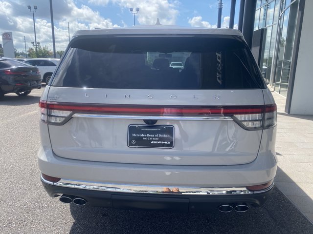 Vehicle image 9 of 20
