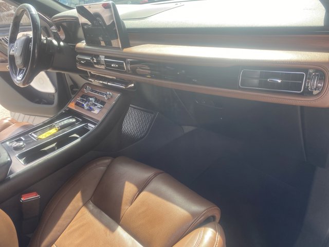 Vehicle image 19 of 20