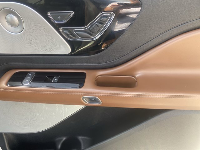 Vehicle image 18 of 20