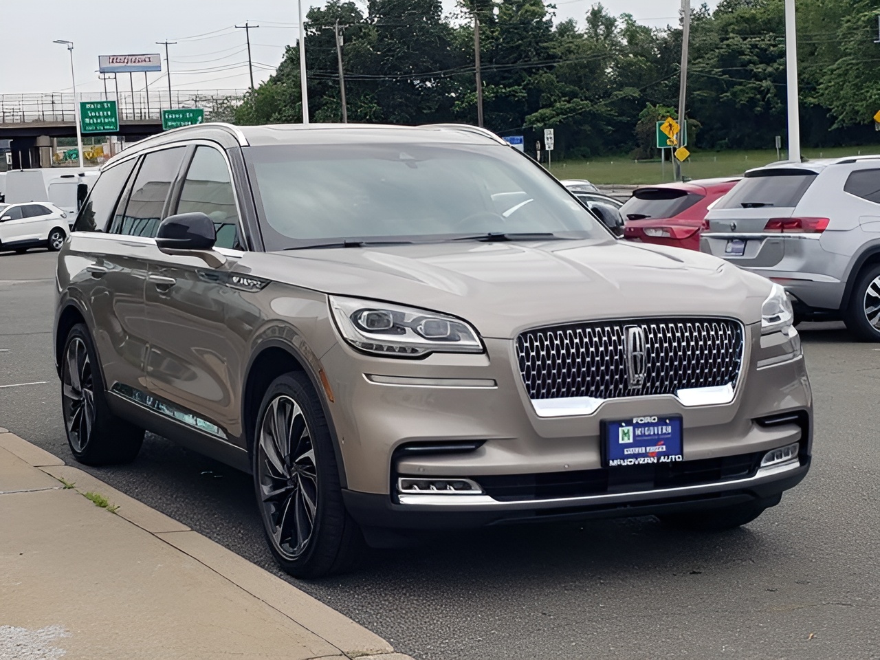 Vehicle image 42 of 47