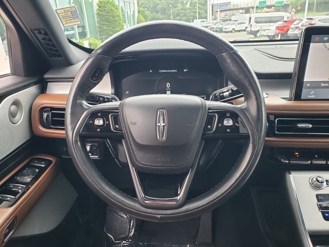 Vehicle image 34 of 47