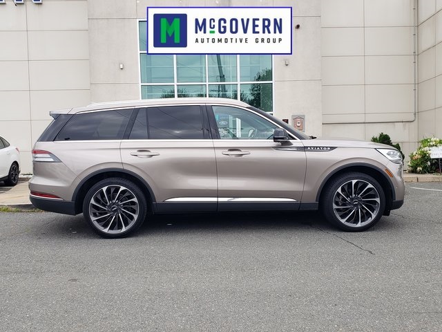 Vehicle image 4 of 47