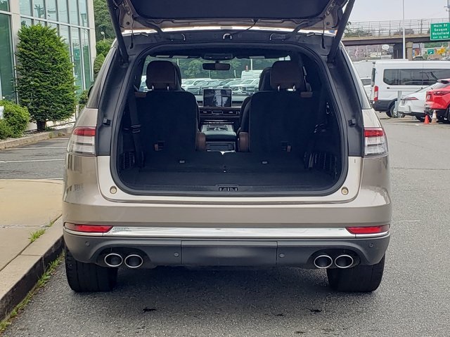 Vehicle image 38 of 47