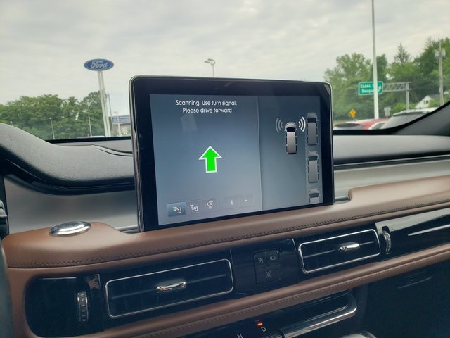 Vehicle image 29 of 47