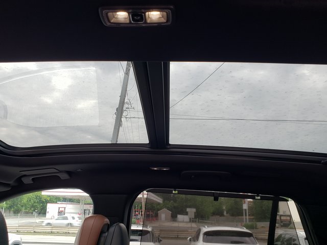 Vehicle image 35 of 47