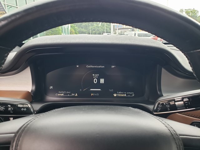 Vehicle image 32 of 47