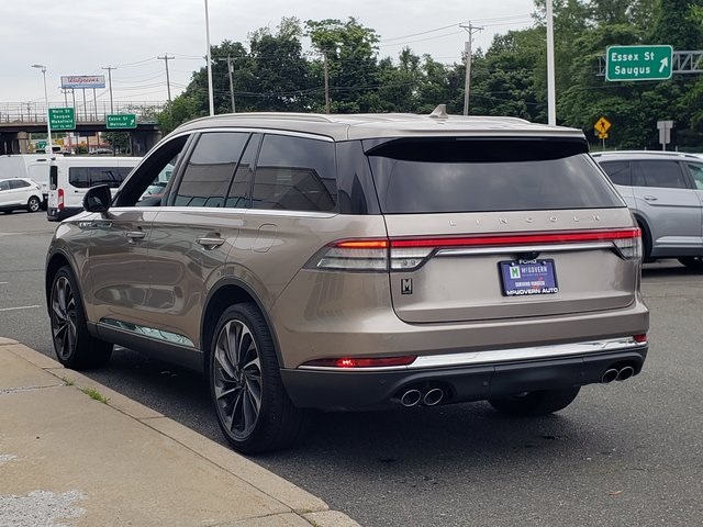 Vehicle image 7 of 47