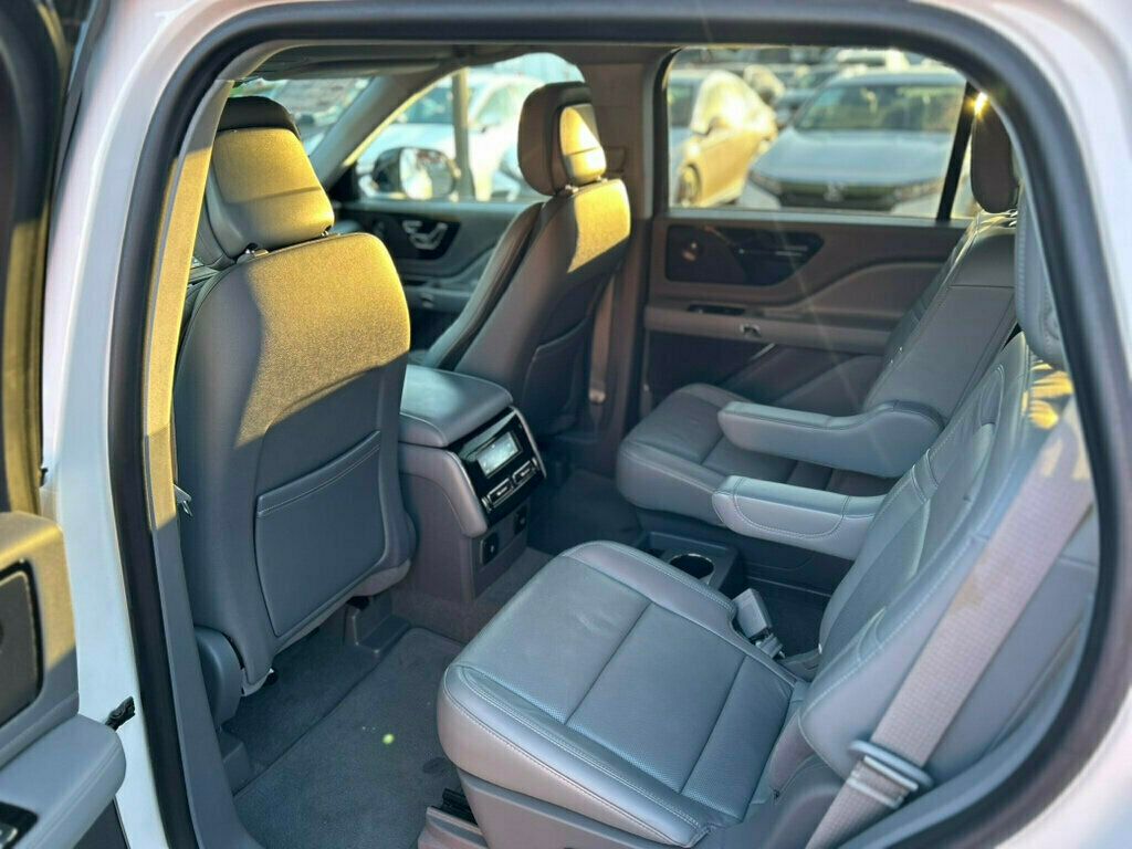 2020 Lincoln Aviator Reserve Image 11 of 34