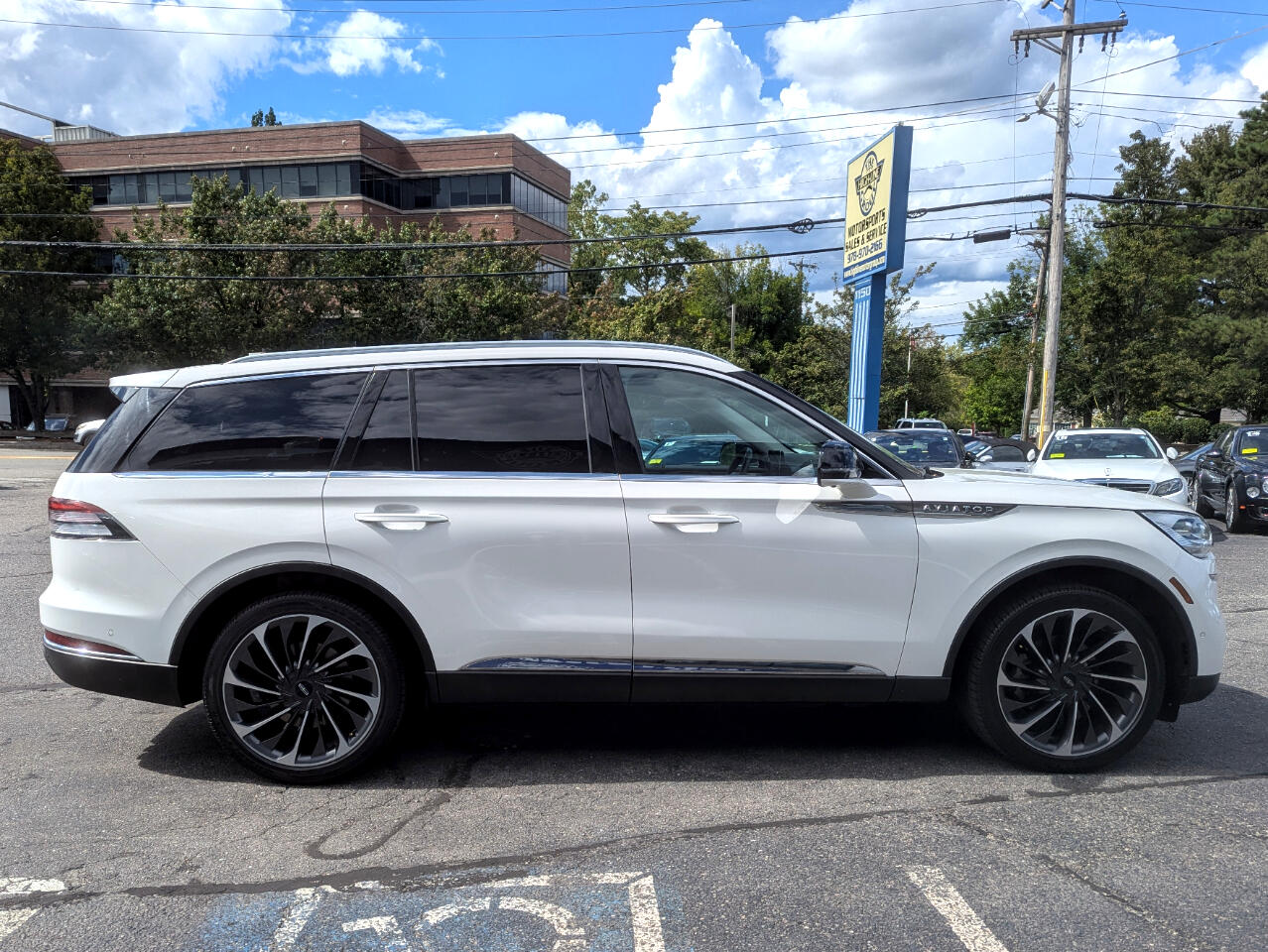 2020 Lincoln Aviator Reserve Image 5 of 66