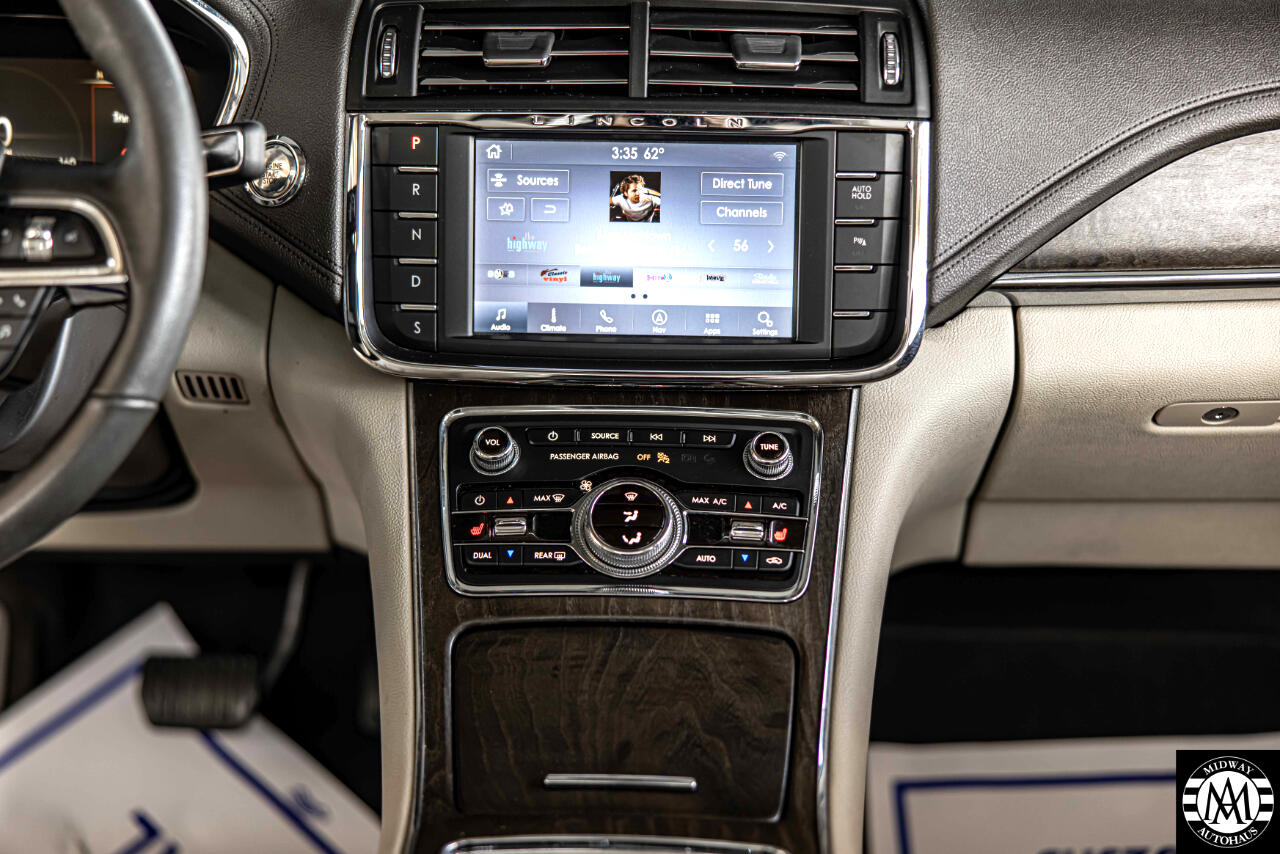 Vehicle image 36 of 39