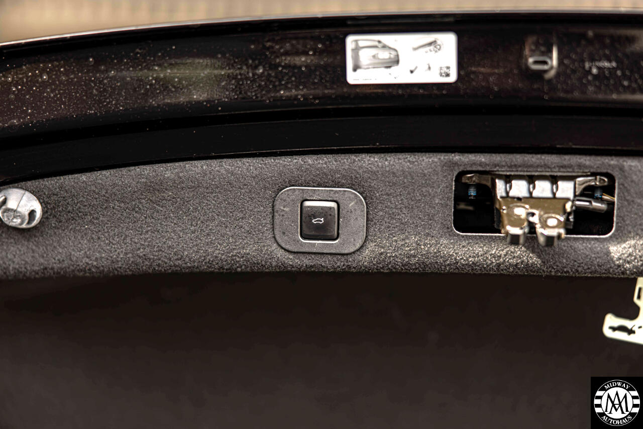 Vehicle image 16 of 39