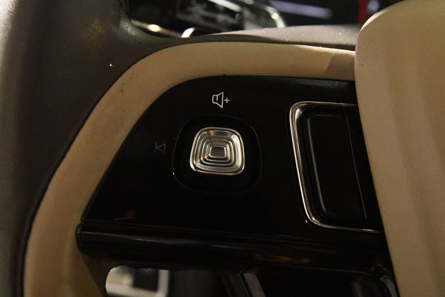 Vehicle image 20 of 26