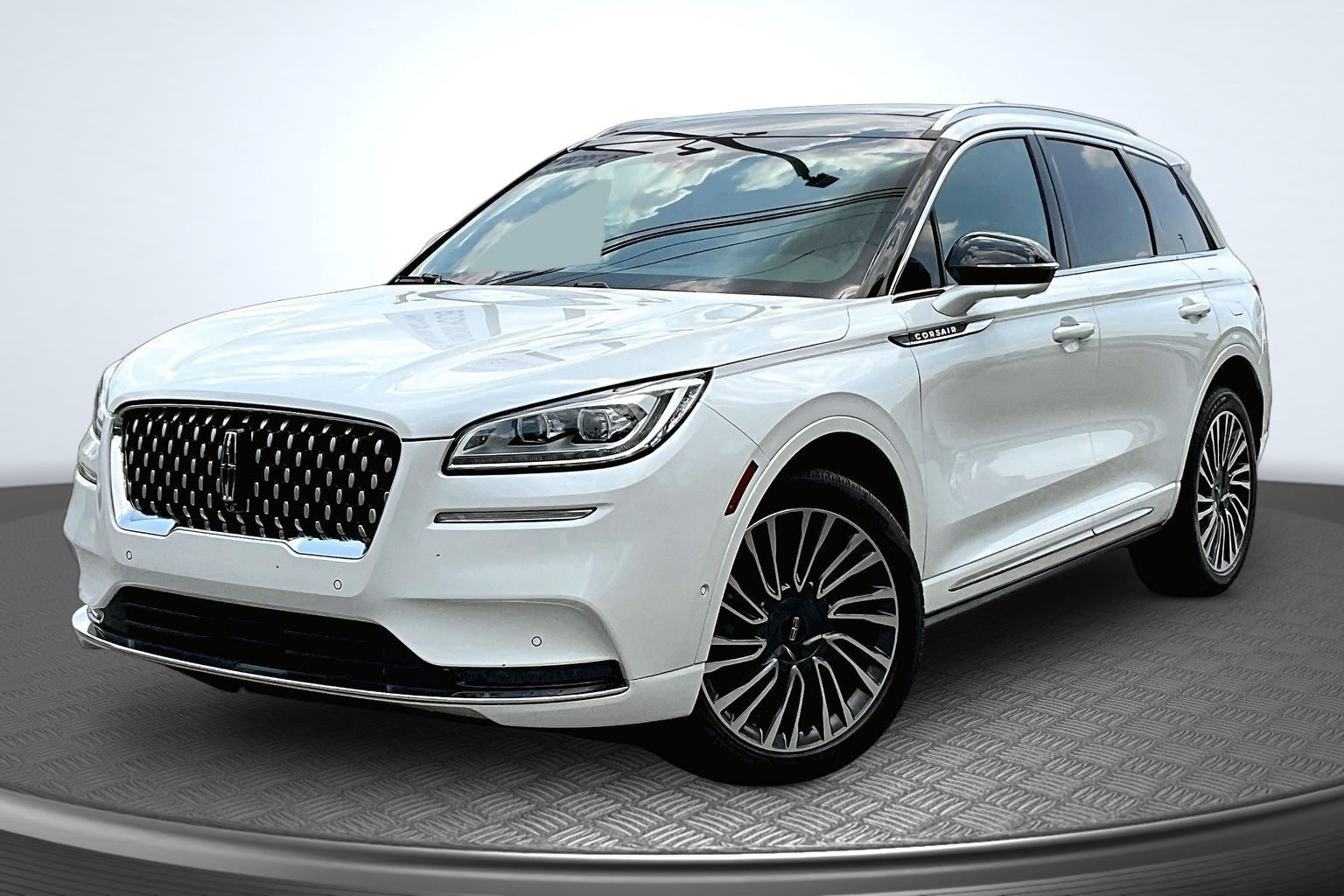 2020 Lincoln Corsair Reserve Image 1 of 33