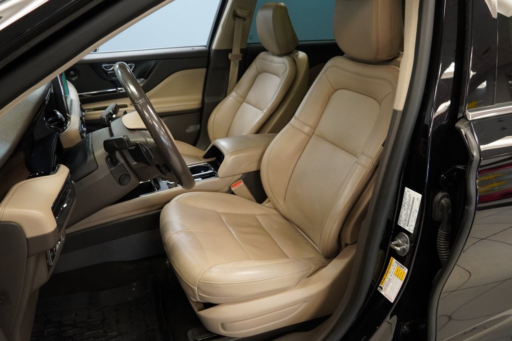 2020 Lincoln Corsair Reserve Image 13 of 39