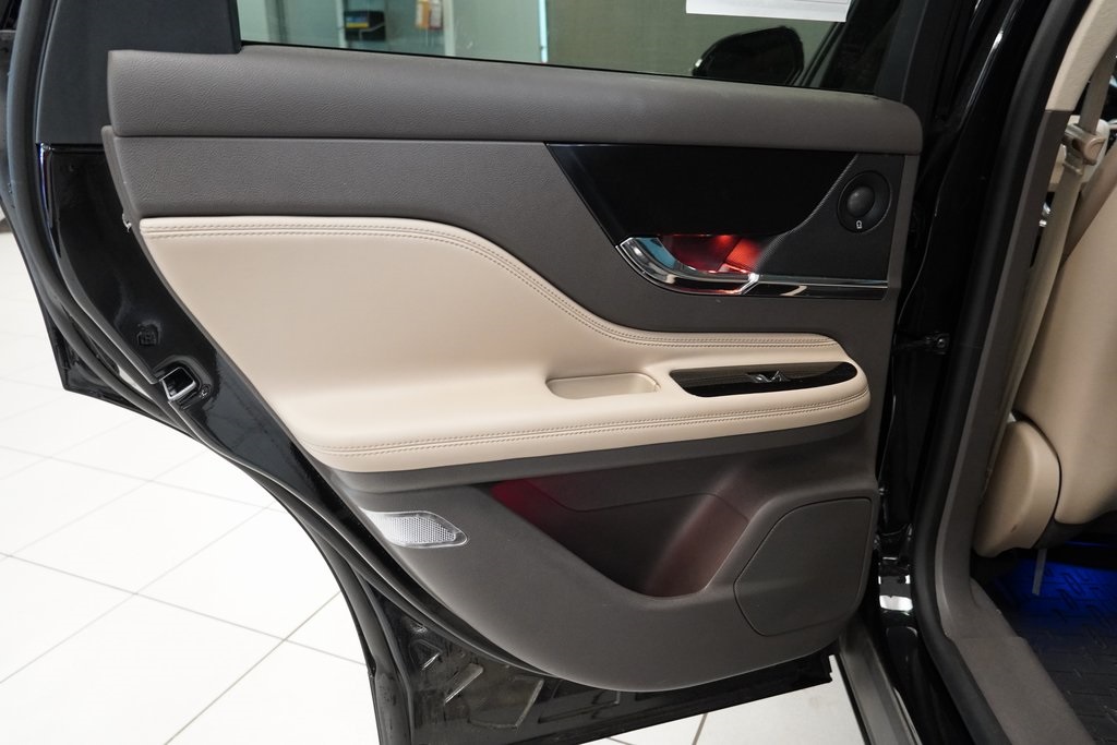 2020 Lincoln Corsair Reserve Image 28 of 39